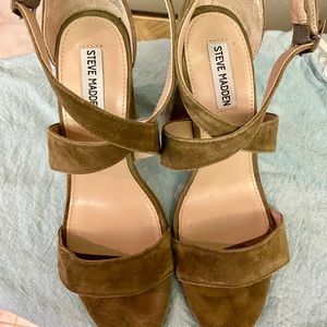 Steve Madden suede heels